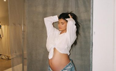 E ka mbajtur sekret prej ditësh, Kylie Jenner është bërë nënë për herë të dytë dhe zbulohet gjinia