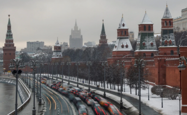 Pushtimi i Ukrainës/ Tronditje, tmerr dhe hutim në Moskë