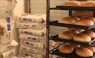 Konsumatorët shqiptarë po e paguajnë dyfish shtrenjtimin e bukës