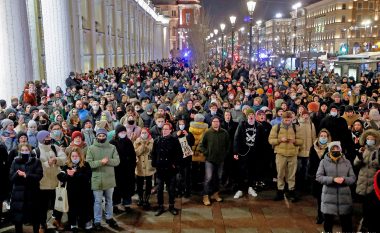 Dita e katërt e protestave kundër luftës në Rusi, gati 6.000 të arrestuar