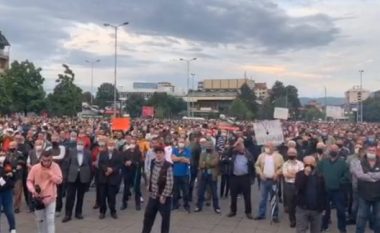 “Do të përjetoja sulm në zemër nga fatura”, protestë kundër faturave të larta të energjisë elektrine në Maqedoninë e Veriut