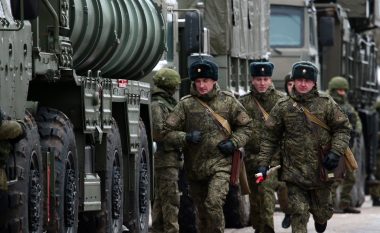 Ministri britanik “zbërthen” ushtrinë e Putinit: Janë të dëshpëruar, po shohim nëse avionët e Polonisë do të fluturojnë për Ukrainën