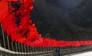 “Flamuri shqiptar” çon drejtorin e Kulturës së Bujanovcit në gjyq në Serbi
