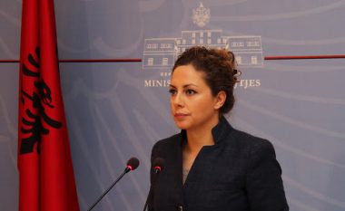 Sulmi rus në Ukrainë, ministrja Xhaçka tregon si është gjendja e shqiptarëve atje