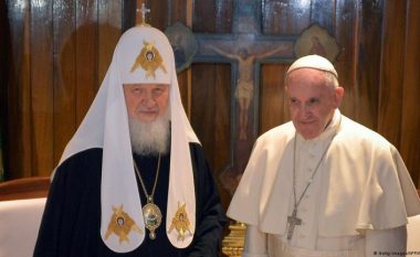 Patriarku i Rusisë Kirill diskuton me Papa Françeskun për luftën në Ukrainë
