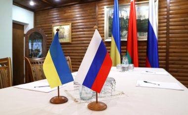 Sot bisedimet për paqen në Stamboll, çfarë kërkojnë Rusia dhe Ukraina