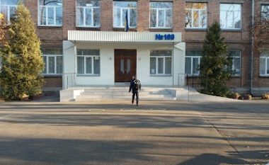 Nxënësit në Kiev i rikthehen mësimit, por jo në shkolla