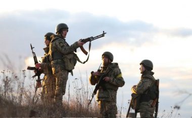 Ukrainasit po tregojnë rezistencë, rimarrin qytetin kyç për mbrojtjen e Kievit