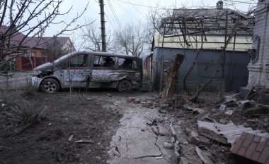 “E varrosa vëllanë në kopshtin e shtëpisë”, dëshmi tronditëse nga ukrainasit që përjetuan luftën