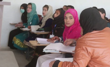 Talibanët ndërmarrin aktin ekstrem, ndalojnë shkollimin për vajza pas klasës së gjashtë