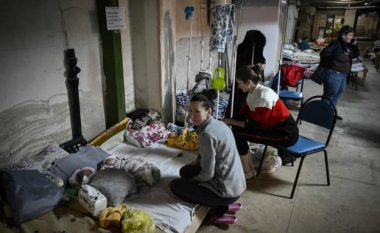 Dalin pamjet e dhimbshme, bodrumi i spitalit të Kievit kthehet në repart të improvizuar pediatrik (FOTO LAJM)