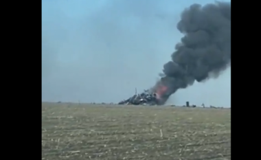 Ukraina rrëzon avionin ushtarak rus, momenti kur shpërthen në flakë (VIDEO)