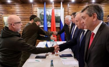 Ministri ukrainas: Po hartohet një marrëveshje paqeje mes Rusisë dhe Ukrainës