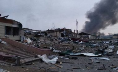 Sulme ajrore pranë Lvivit, goditet një bazë e madhe ushtarake, forcat ruse zgjerohen në perëndim të Ukrainës