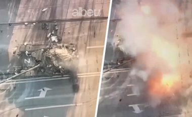Momenti kur raketa e dronit “heq qafe” tankun me gjithë tankist (VIDEO)