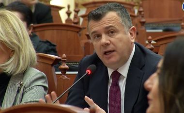 “Kredibiliteti i BE-së ka humbur”, Balla ftesë opozitës: Të bëhemi bashkë, të flasim mirë për Shqipërinë