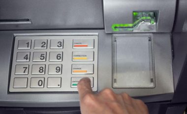 I dështoi plani për të vjedhur bankomatin, arrestohet 38-vjeçari në Kuçovë