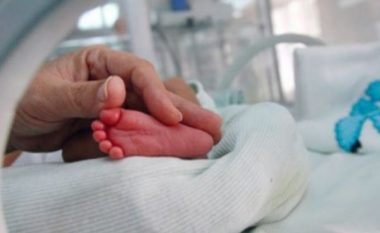 I shpëtoi luftës, lind fëmija i parë ukrainas në Shqipëri