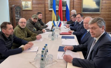 Këshilltari i Zelensky-it: Rusia nuk është serioze për “bisedimet e paqes”