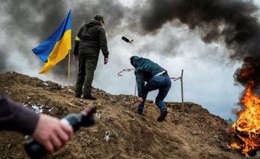Çfarë janë bombat molotov dhe pse po përdoren kaq shumë në Ukrainë?