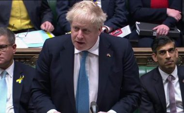 Boris Johnson bën thirrje që të sanksionohen rusët e lidhur me Putin