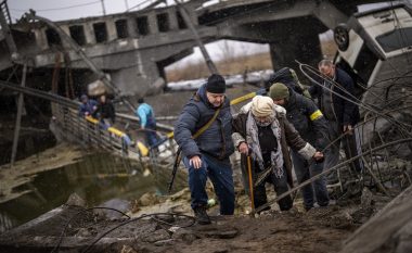 Pushtimi rus i Ukrainës, Shërbimi Urgjencës: Mbi 2 mijë viktima civilë