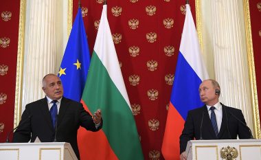 “72 orë afat”, Bullgaria urdhëron 10 diplomatë rusë të largohen nga vendi