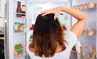 Si të largoni erën e keqe nga frigoriferi