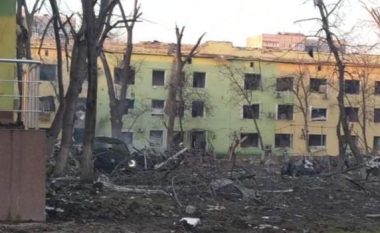 Rusia: Sulmi në maternitetin e Mariupolit, incident i inskenuar nga Ukraina