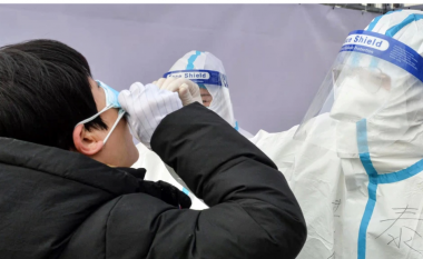 Kina përballet me valën më të rëndë të pandemisë prej 2020-ës