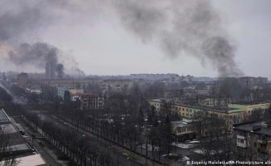 Kryebashkiaku i Mariupolit bën thirrje për evakuim të plotë