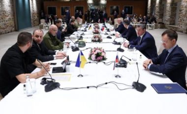 Ukraina “optimiste” pas bisedimeve të paqes në Stamboll