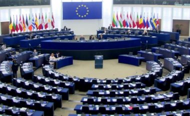 Parlamenti Europian: Pro statusit të kandidatit për anëtarësimin e Ukrainës në BE
