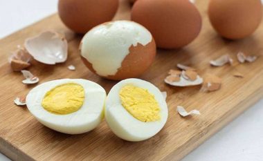A keni menduar ndonjëherë: Pse vezët e ziera kanë një unazë të gjelbër rreth të verdhës dhe a janë të sigurta?