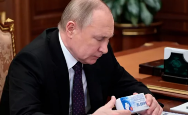 Frikë nga helmimi, Putin largon nga puna 1000 anëtarë të stafit personal