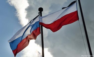 Polonia identifikon 45 diplomatë rusë të dyshuar si spiunë, gati dëbimi