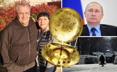 Ja dhuroi për ditëlindje, artisti ukrainas i kujton orën Putin: Nuk je më burrë