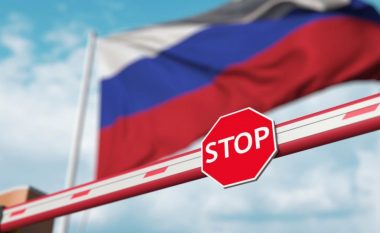 “Do gjejmë importues të tjerë”, Rusia i kundërpërgjigjet sanksioneve të fundit të BE për naftën