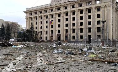 21 të vrarë nga bombardimet në Kharkiv