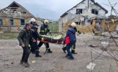 Forcat ruse sulmojnë një qytet në Ukrainë, 10 të vrarë mes tyre edhe fëmijë