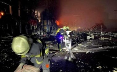 Bombardohet një lagje afër një qendre tregtare në Kiev, 4 të vdekur