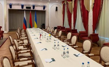 Albeu: Bisedimet e paqes, delegacioni rus niset për t’u takuar me palën ukrainase