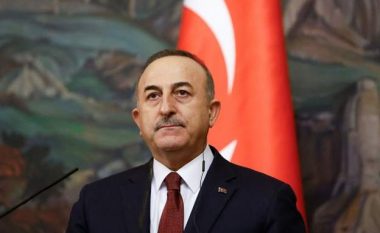 Turqia pret “krahë hapur” çdo takim mes Putin dhe Zelensky
