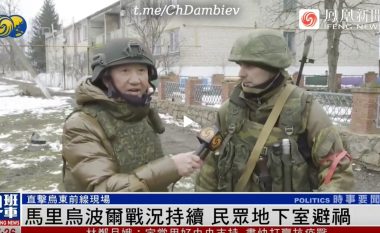 Ndryshe nga kolegët, gazetarët kinezë raportojnë nga Ukraina të veshur me uniformën ushtarake ruse, si lëvizin nëpër qytete? (FOTO LAJM)