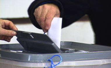 Albeu: Në Rrogozhinë nuk ka nisur ende votimi në disa qendra, ka probleme me kamerat