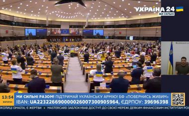 Seancë e jashtëzakonshme, Parlamenti Europian në këmbë, duartroket për Ukrainën (VIDEO)