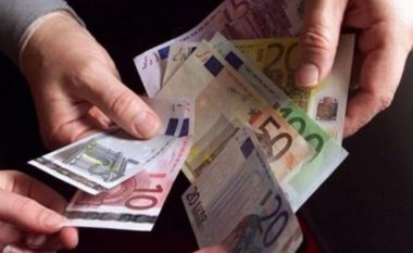 Mashtroi pronaren e hoteli në Tiranë dhe i zhvati 135 mijë euro, Prokuroria kërkon burg për 30-vjeçarin nga Kosova