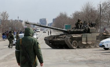 Ukraina: Rusia ende përpiqet të fitojë kontrollin e Mariupol