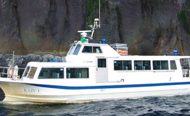 Zhduket anija turistike në Japoni me 26 persona në bord