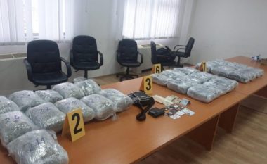 Konfiskohen 56 kg drogë në Mitrovicë e Fushë Kosovë, arrestohen 5 persona